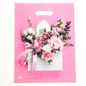 Розовый пакет с цветочным принтом и вырубной ручкой (40х31 см) - Сима-Ленд - купить с доставкой в Севастополе